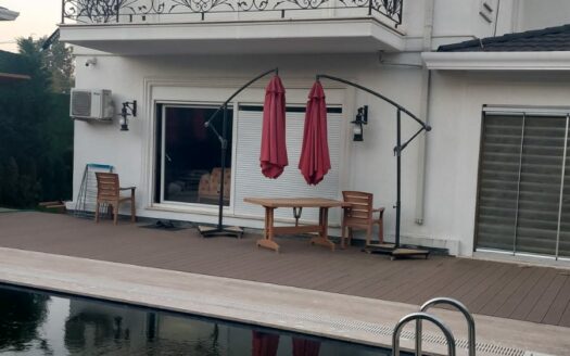 Villa For Sale in Sapanca Kirkpinar